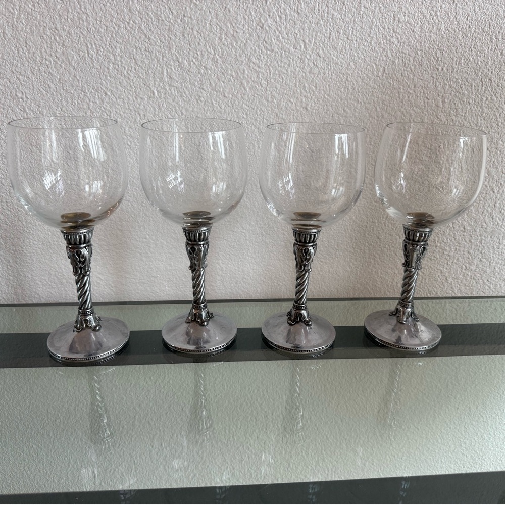 Brighton Celebration Wine Goblet set/4
Great condition. 
$78 retail ea